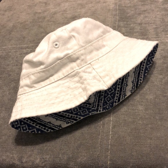 Carter’s | Reversible Bucket Hat for Baby - Picture 8 of 8